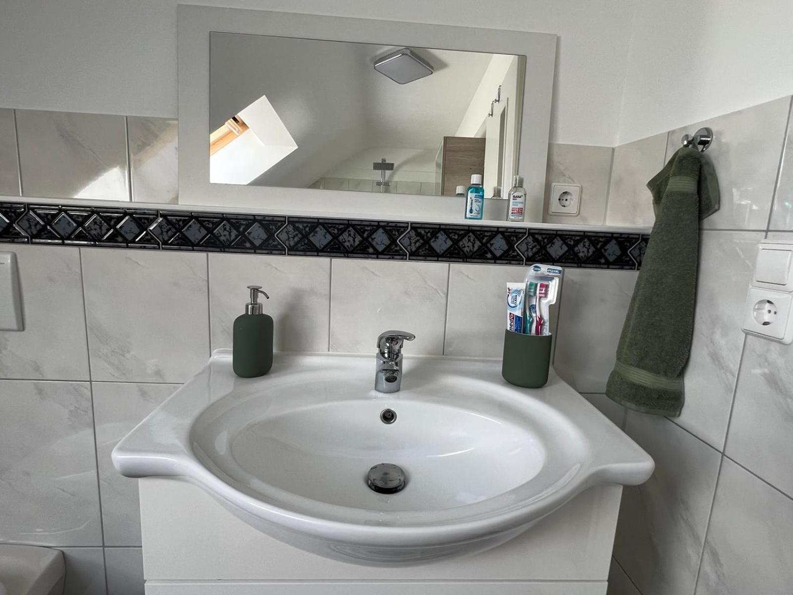 Ferienwohnung Zentral In Loerrach - Konus Gaestekarte Inklusive Luaran gambar